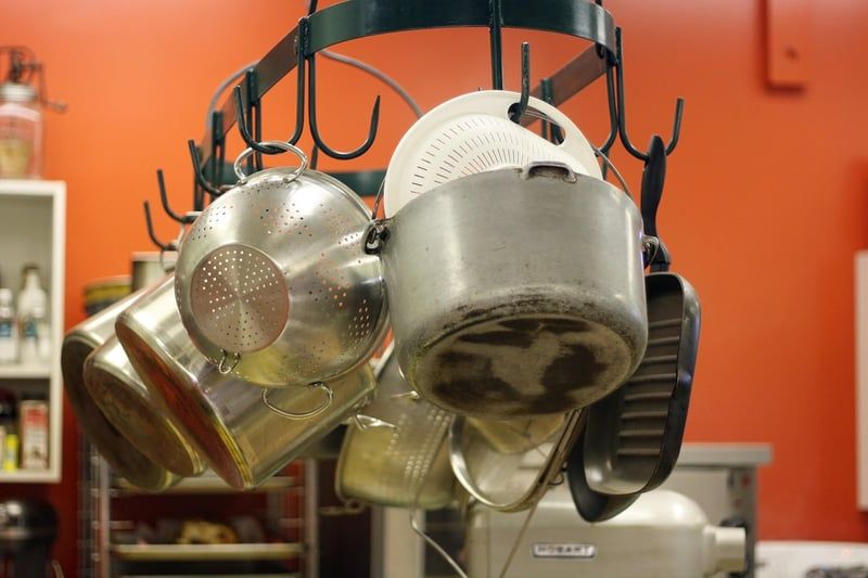 Comment aménager une cuisine ouverte style industriel avec caractère