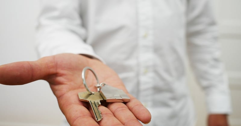 Serrure bloquée ou clé cassée : quand appeler un serrurier plutôt que bricoler